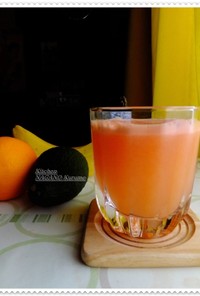 グレープフルーツ・パイナップルジュース