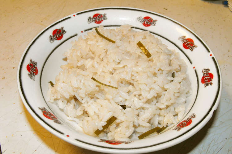 ほんのりピンクなだしご飯 レシピ 作り方 By ガリ君のママ クックパッド 簡単おいしいみんなのレシピが376万品