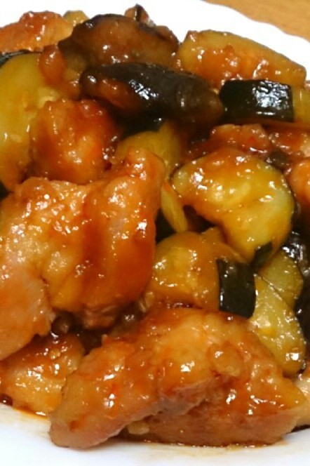 鶏肉とナスとズッキーニのケチャ炒め煮の画像