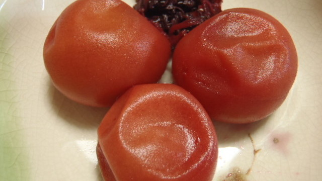 赤紫蘇梅酢 で漬ける ジューシー梅干し レシピ 作り方 By 夢遊草 クックパッド 簡単おいしいみんなのレシピが364万品