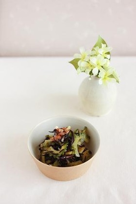 ゴーヤとひじきの梅醤油和え。