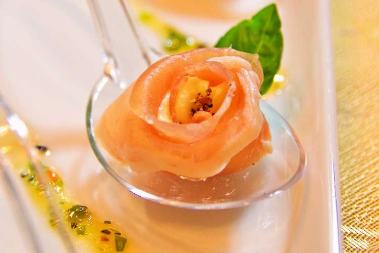花おつまみ 生ハムとクリチの薔薇 簡単 レシピ 作り方 By ももら クックパッド 簡単おいしいみんなのレシピが373万品