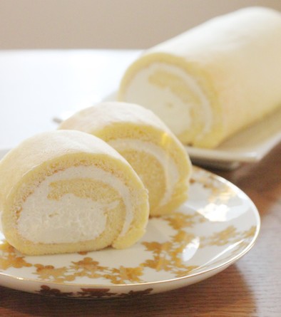 チーズクリームの米粉ロールケーキの写真