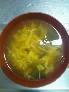 7月４日晩飯　【卵スープ・おにぎり】の画像