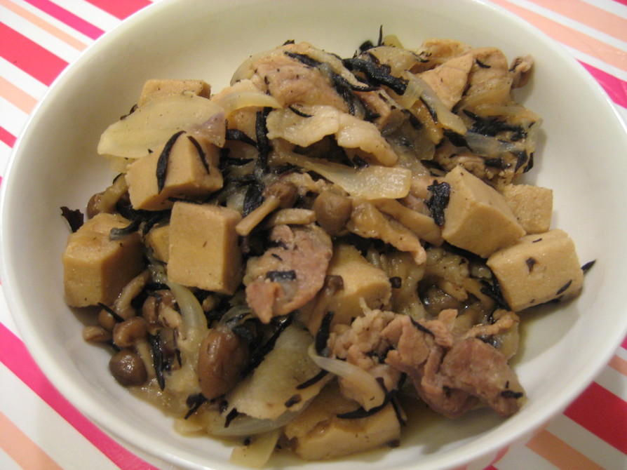 高野豆腐とひじきの甘辛煮の画像