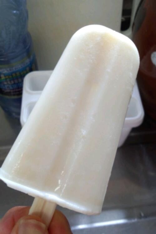 練乳ハチミツアイスクリームの画像