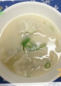 冷凍餃子の手抜き豆乳スープ