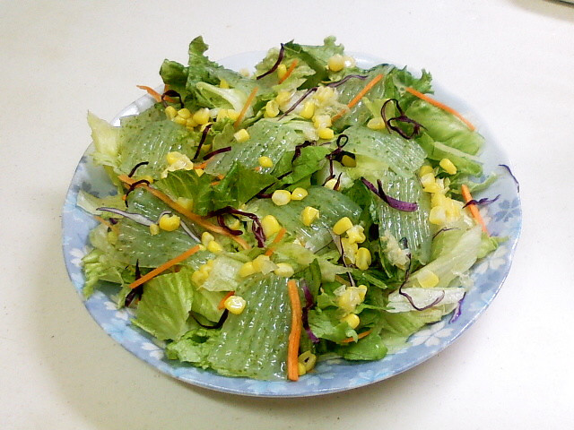 レタスとこんにゃくのグリーンサラダの画像
