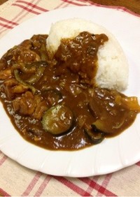 夏野菜・鶏もも肉で☆ラタトゥイユカレー