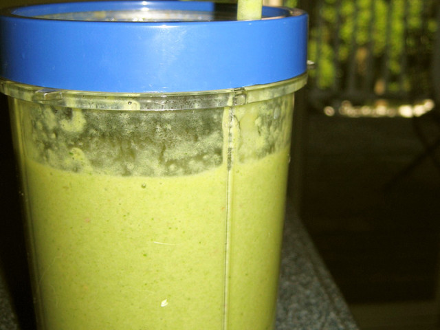 朝の一杯 グリーンスムージー レシピ 作り方 By Yulian2501 クックパッド 簡単おいしいみんなのレシピが351万品