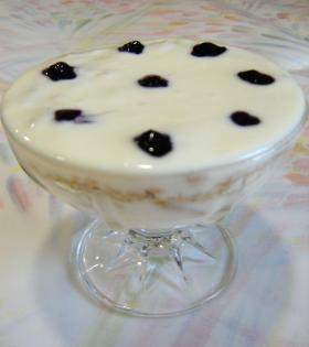 カスタードクリームでヨーグルトクリームケーキ風