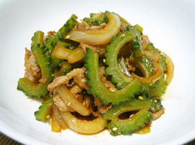 簡単♪豚肉とゴーヤーのコチュジャン炒め