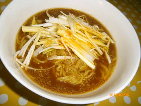 ピリ辛ネギとんこつラーメン★