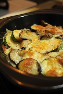 なすとズッキーニと完熟トマトのチーズ焼き