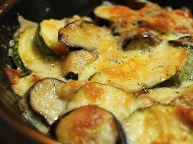 なすとズッキーニと完熟トマトのチーズ焼き レシピ 作り方 By Misoryouri クックパッド 簡単おいしいみんなのレシピが355万品