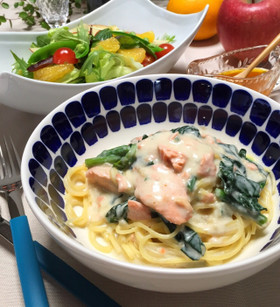 ほうれん草とサーモンのクリームパスタ