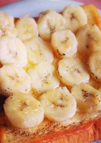 朝食に♡メープルバナナチーズトースト