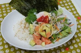 野菜たっぷり☆サラダサーモン丼
