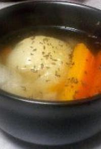 野菜の甘み☆丸ごと玉ねぎのコンソメスープ
