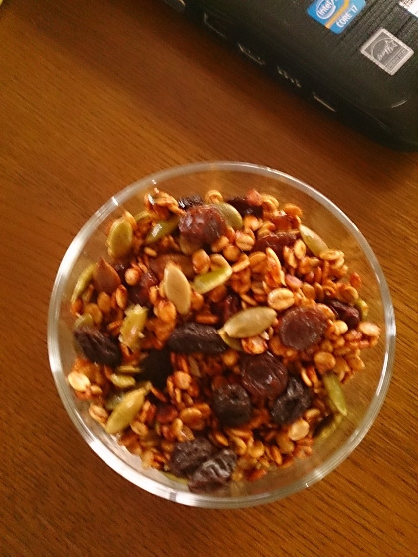 メープル・アーモンド・クランベリー・グラノーラのレシピ・作り方