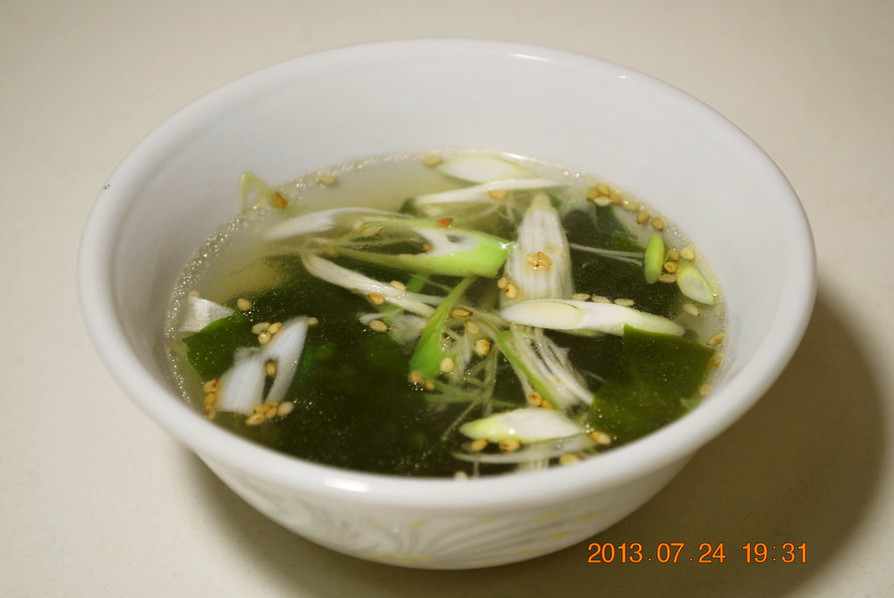 簡単♪　中華若布スープの画像