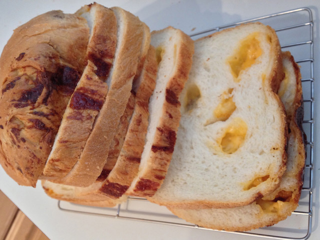 Hbでチーズたっぷりの食パン レシピ 作り方 By Emmynyaa クックパッド 簡単おいしいみんなのレシピが360万品