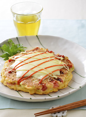 チーズとろけるトマトお好み焼き