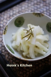 かつおだし香る大根の甘酢漬けの写真