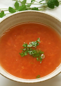 味付けはケチャップのみ✿生トマトのスープ