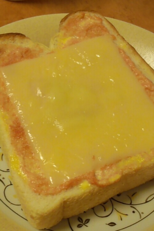 たらこ(明太子)チーズマヨトーストの画像