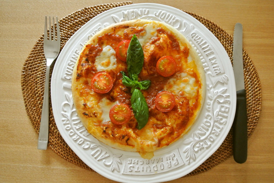 アーティチョークとトマトのピッツァの画像