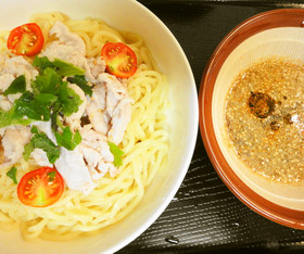 冷やし豚しゃぶのつけ麵ラーメン
