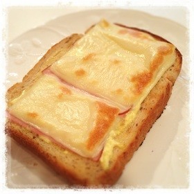 朝食に♡美味しいハムチーズトースト☆の画像