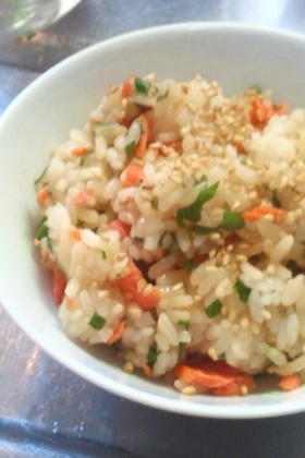 簡単!お弁当に!鮭と大葉のまぜまぜご飯