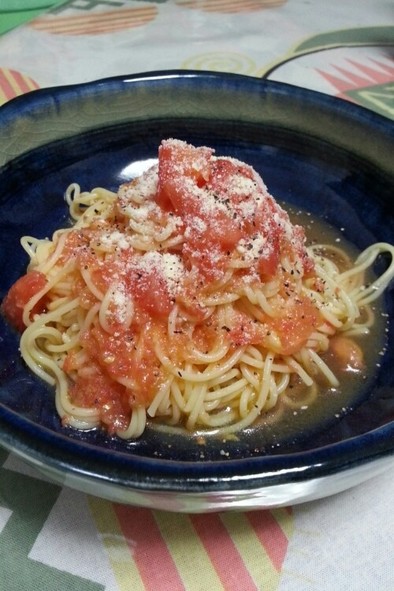 すりおろしトマトの冷製スープパスタの写真
