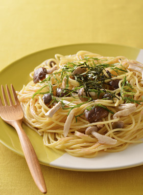 食感楽しい♪3種きのこのたらこスパゲティ