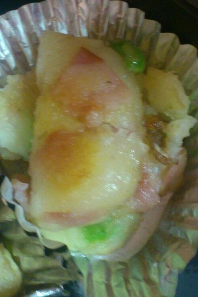 お弁当☆枝豆ベーコンとじゃがいも焼きの写真