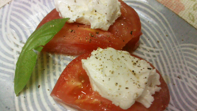 トマトとクリームチーズのカプレーゼ レシピ 作り方 By Maori919 クックパッド 簡単おいしいみんなのレシピが349万品