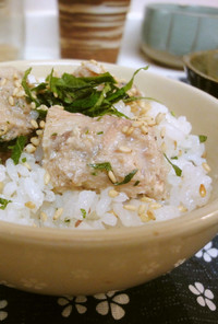 ＊寿司酢で＊鯖の水煮と大葉の混ぜご飯＊