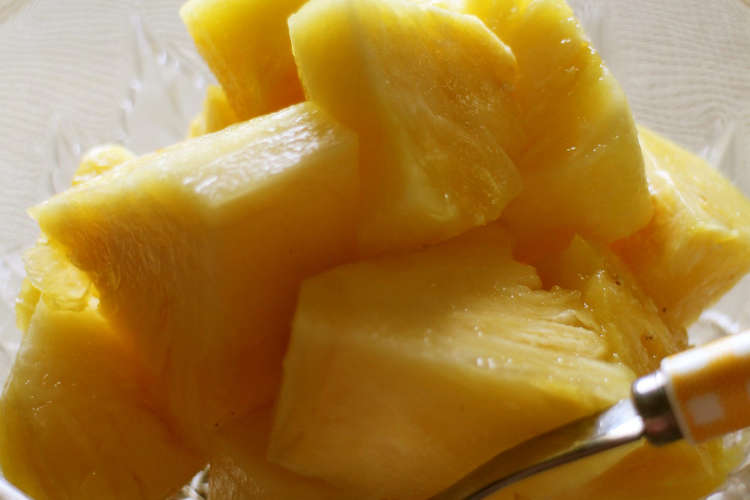 簡単 パイナップルの葉の取り方と切り方 レシピ 作り方 By めかまはぉ クックパッド 簡単おいしいみんなのレシピが367万品