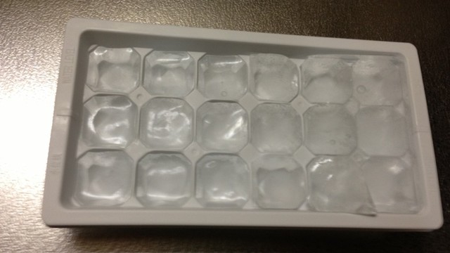 製氷皿で作った氷の保存方法 レシピ 作り方 By Kotobuki クックパッド 簡単おいしいみんなのレシピが372万品