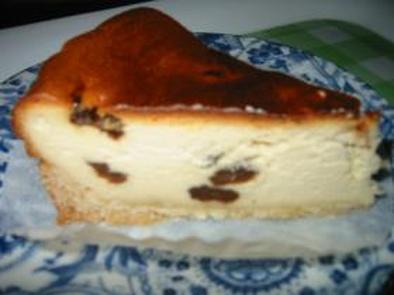 簡単！ラムレーズン香る大人のベイクドチーズケーキの写真