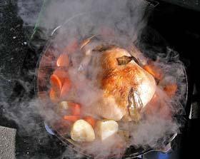ダッヂオーブンで作る　鶏の丸焼きの画像