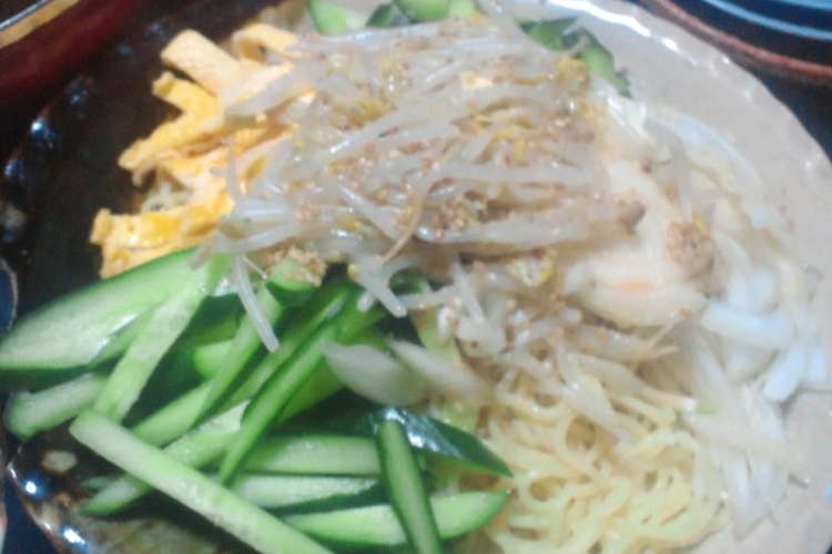 もやしメインの簡単冷麺 レシピ 作り方 By 三谷武司 クックパッド 簡単おいしいみんなのレシピが352万品