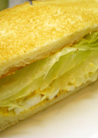 レタスと卵のサンドイッチ