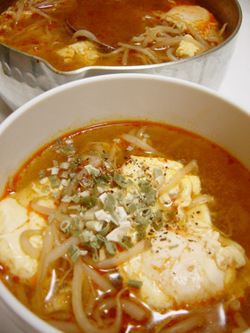 ピリ辛!もやしと豆腐のズンドゥブチゲ風