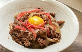 簡単☆つゆだくお月見牛丼♪