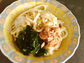 簡単おいしい☆ツナわかめの冷やしうどん♪