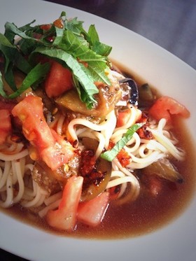 さっぱりポン酢冷製茄子とトマトのそうめん