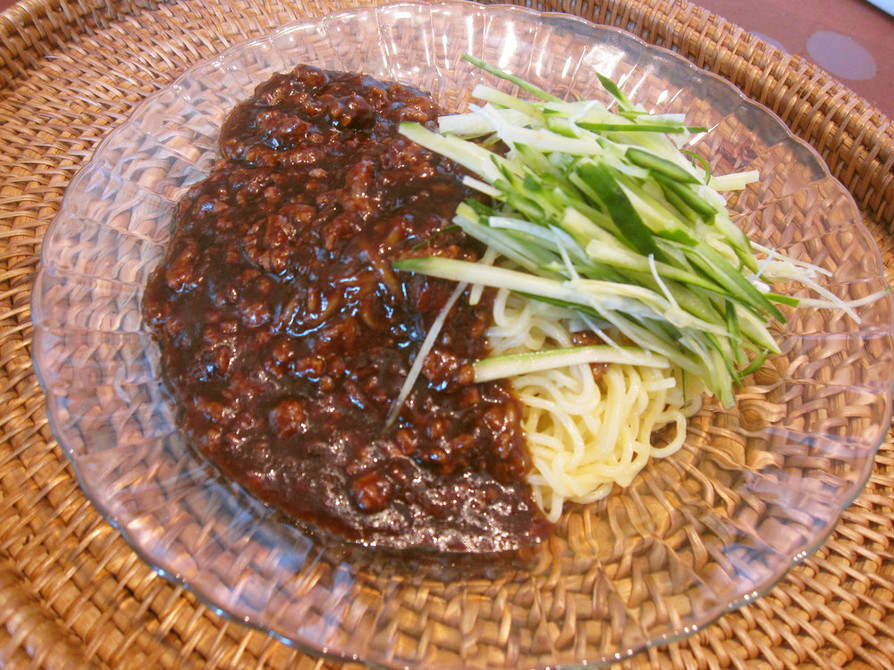 ジャージャー麺(炸醤麺)の画像